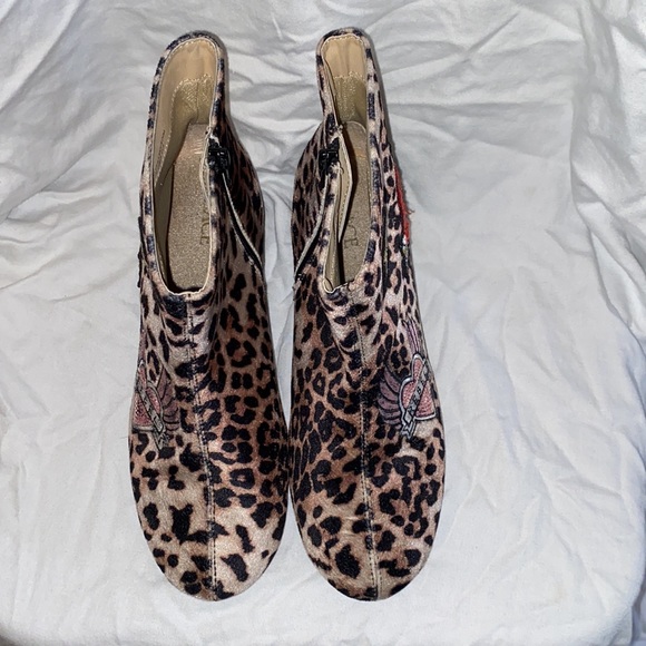 Leopard Print Ankle Boots Big Kids size 6 fits like Women’s size 8 - Picture 3 of 6